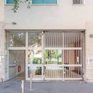 https://intero-alloggio-m3-porta-romana.it-lombardy.com